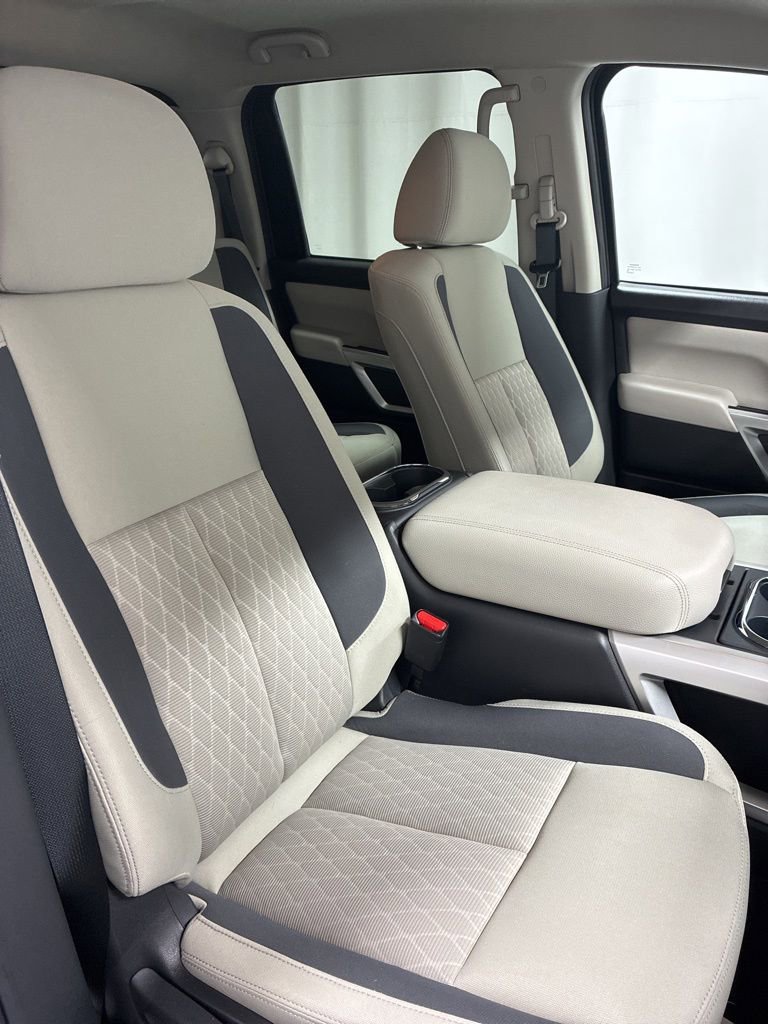 Used 2024 Nissan Titan SV w/ SV Convenience Package image 28