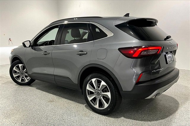 Used 2023 Ford Escape Platinum image 4