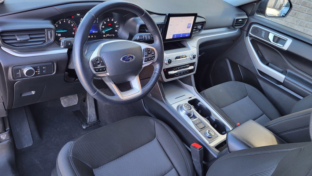 Used 2022 Ford Explorer XLT image 18