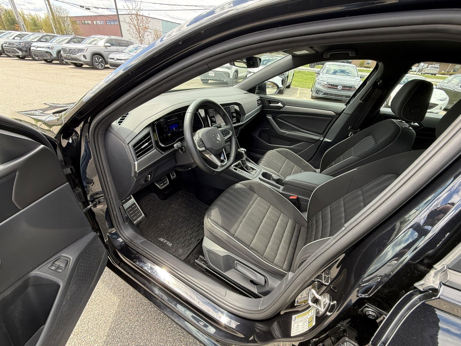 Used 2024 Volkswagen Jetta Sport FWD image 10