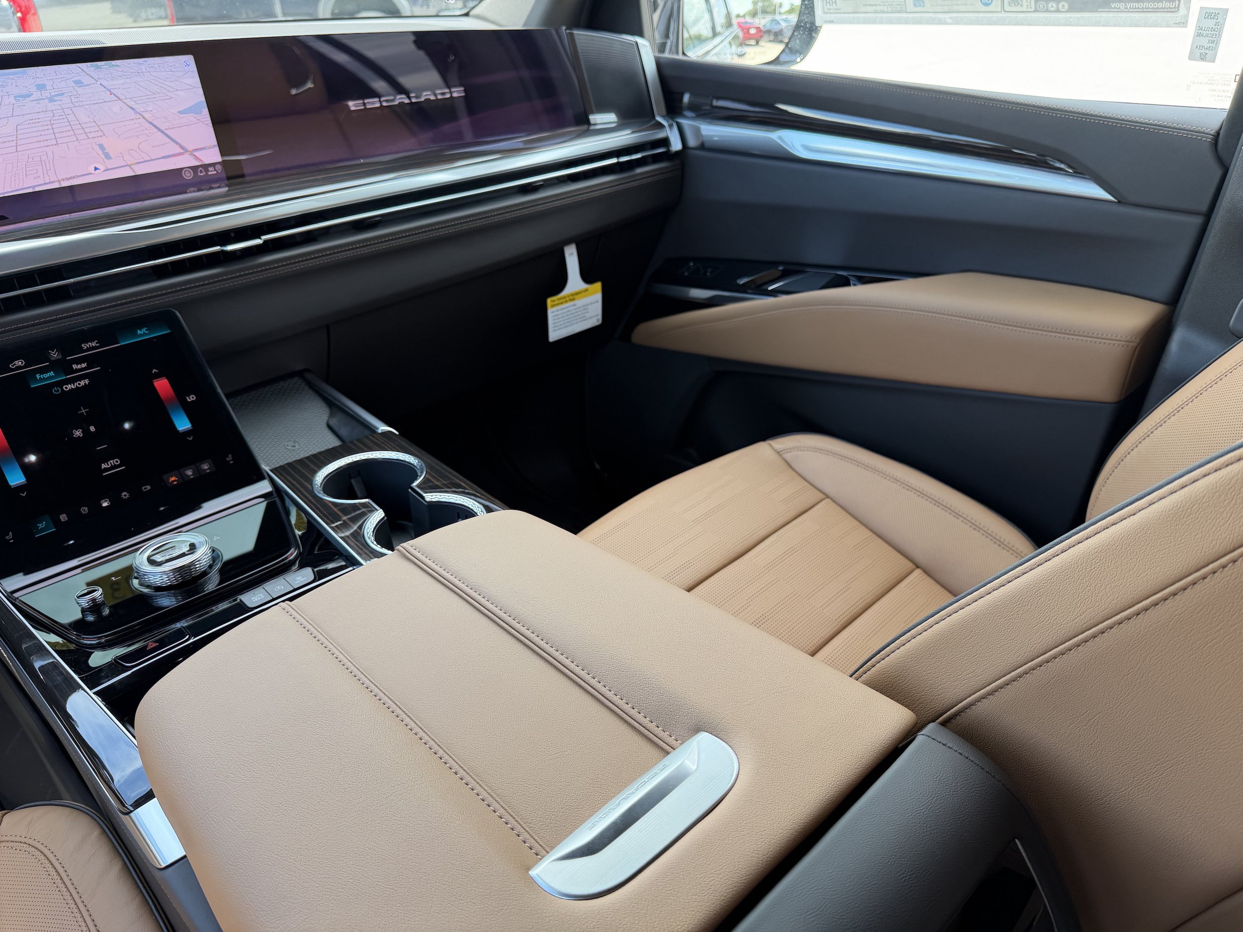 New 2026 Cadillac Escalade ESV Luxury w/ LPO, Floor Liner Package AWD/4WD image 16