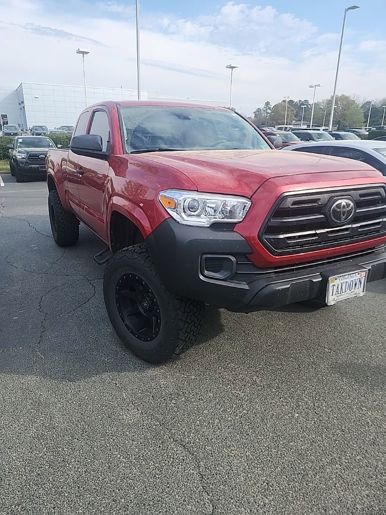Used 2019 Toyota Tacoma SR image 3