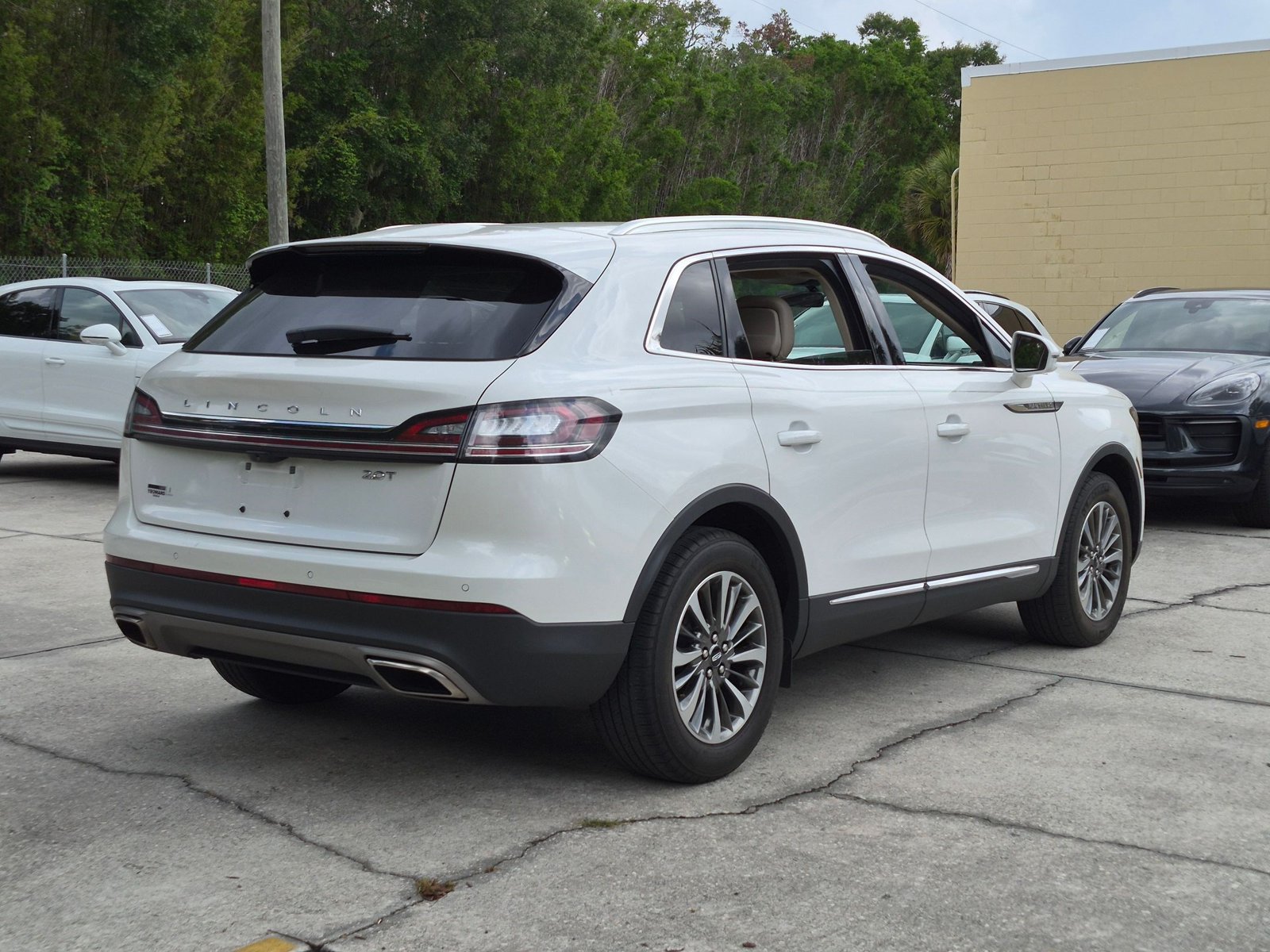 Used 2020 Lincoln Nautilus FWD w/ Equipment Group 101A image 9
