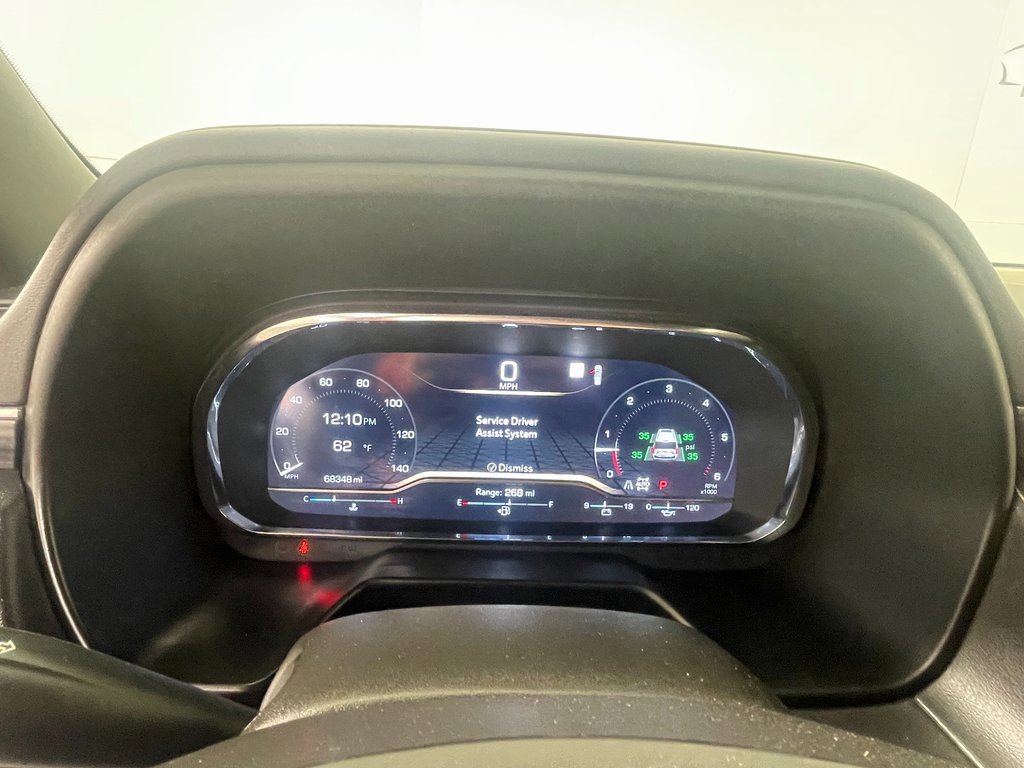 Used 2022 GMC Yukon XL SLT w/ SLT Premium Package image 17