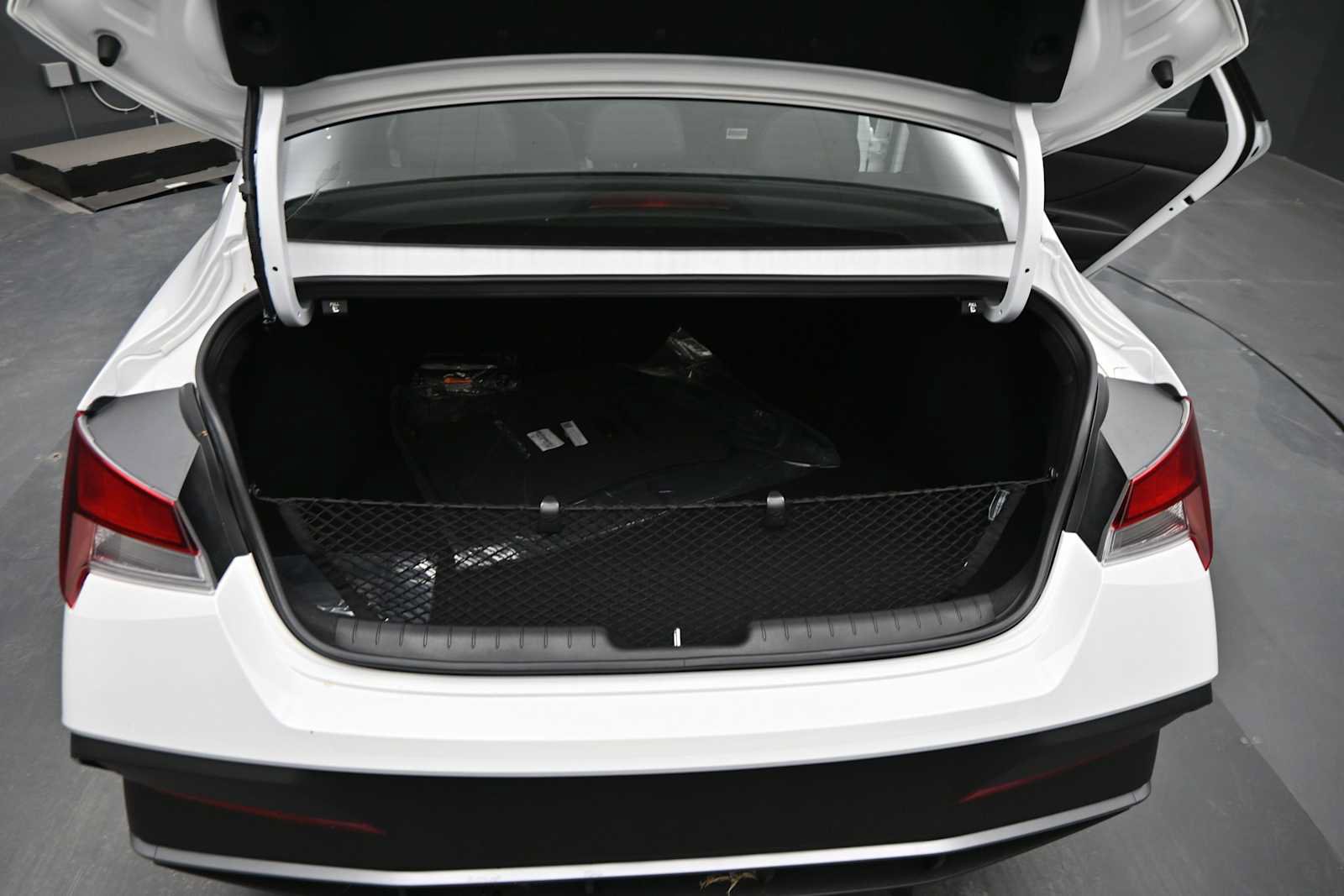 New 2026 Hyundai Elantra SEL Sport FWD image 16
