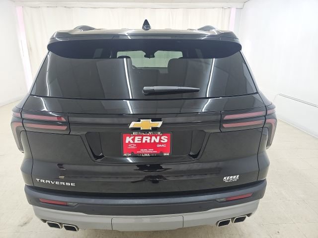 Used 2025 Chevrolet Traverse LT image 17