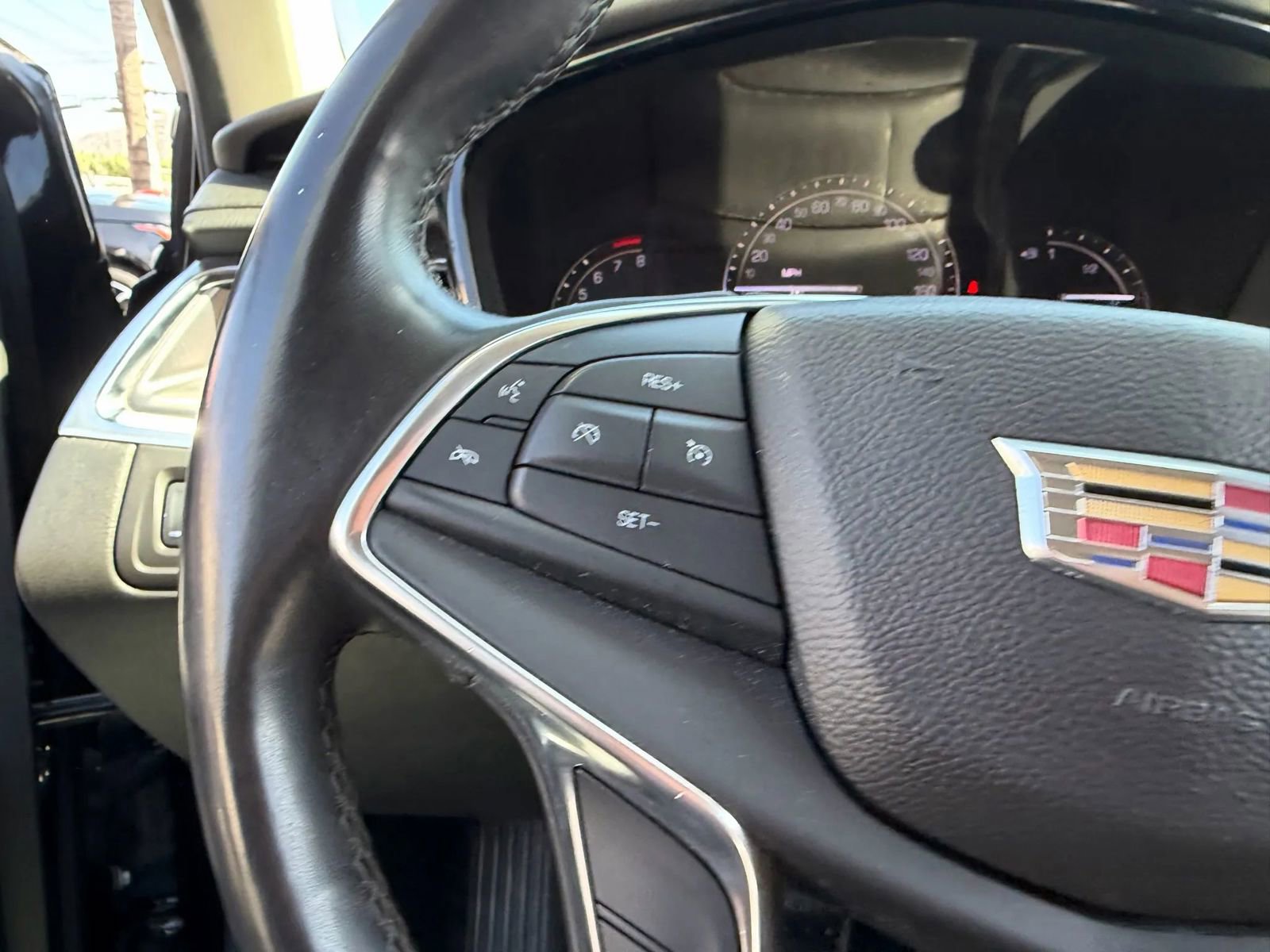 Used 2017 Cadillac XT5 Luxury image 16