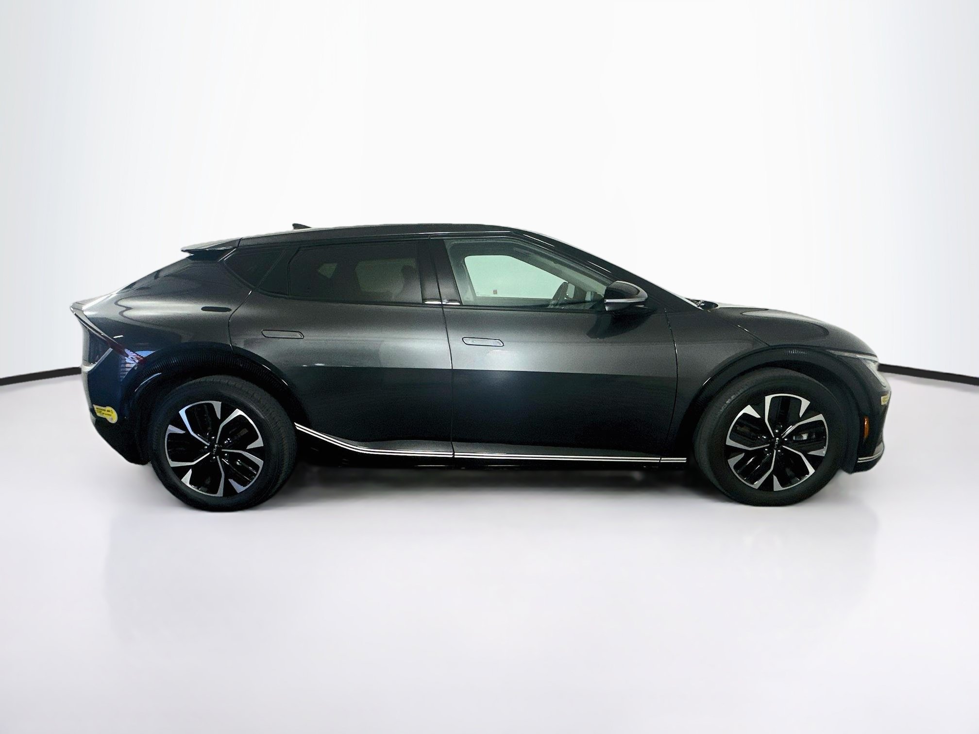 Used 2022 Kia EV6 Wind w/ Wind Technology Package AWD/4WD image 10