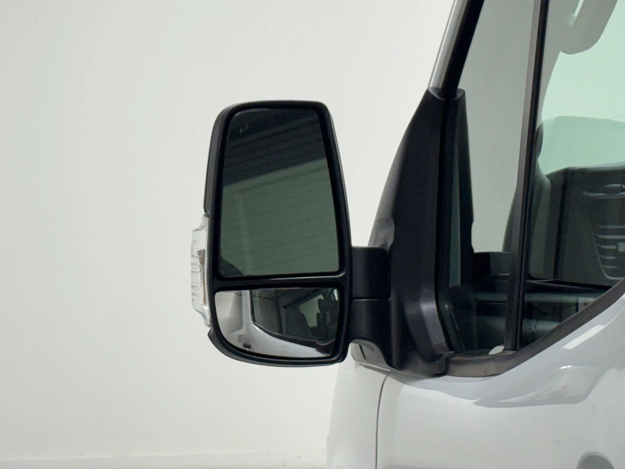 Used 2025 Ford Transit 350 XLT image 38