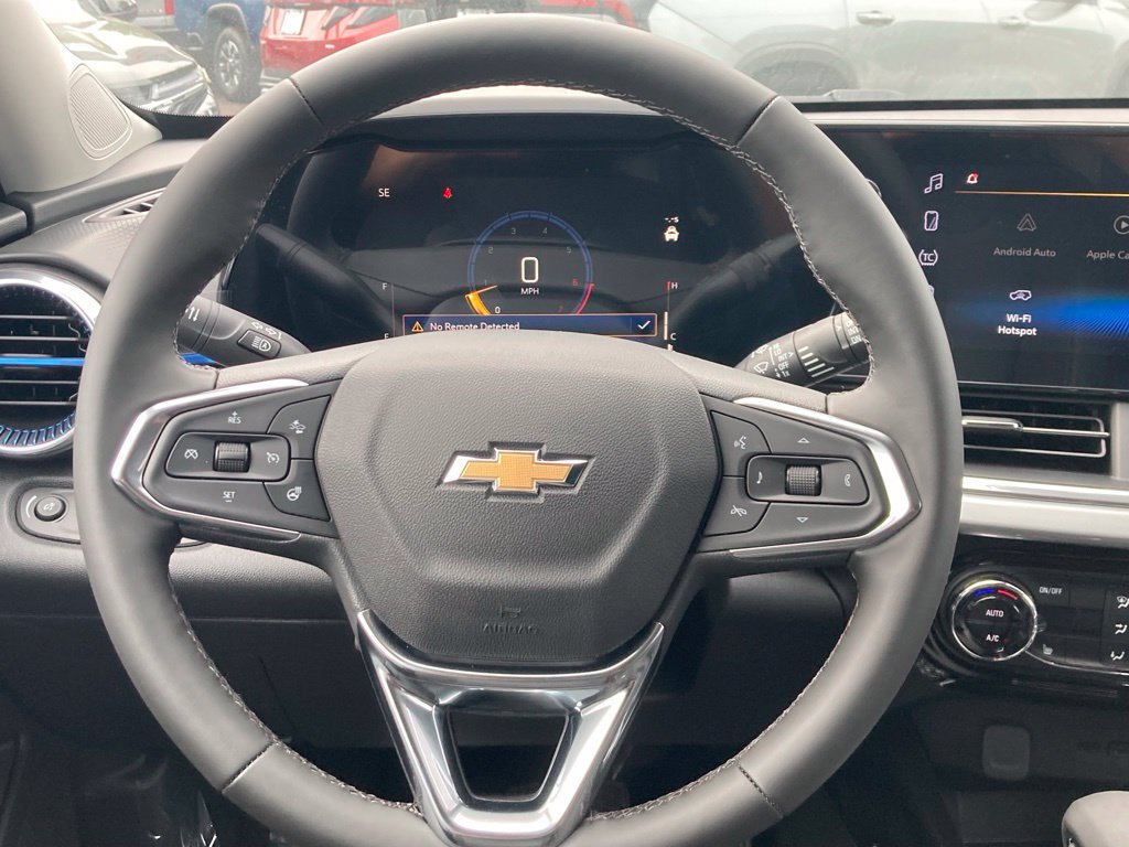 New 2026 Chevrolet Trax LT w/ LT Convenience Package FWD image 6