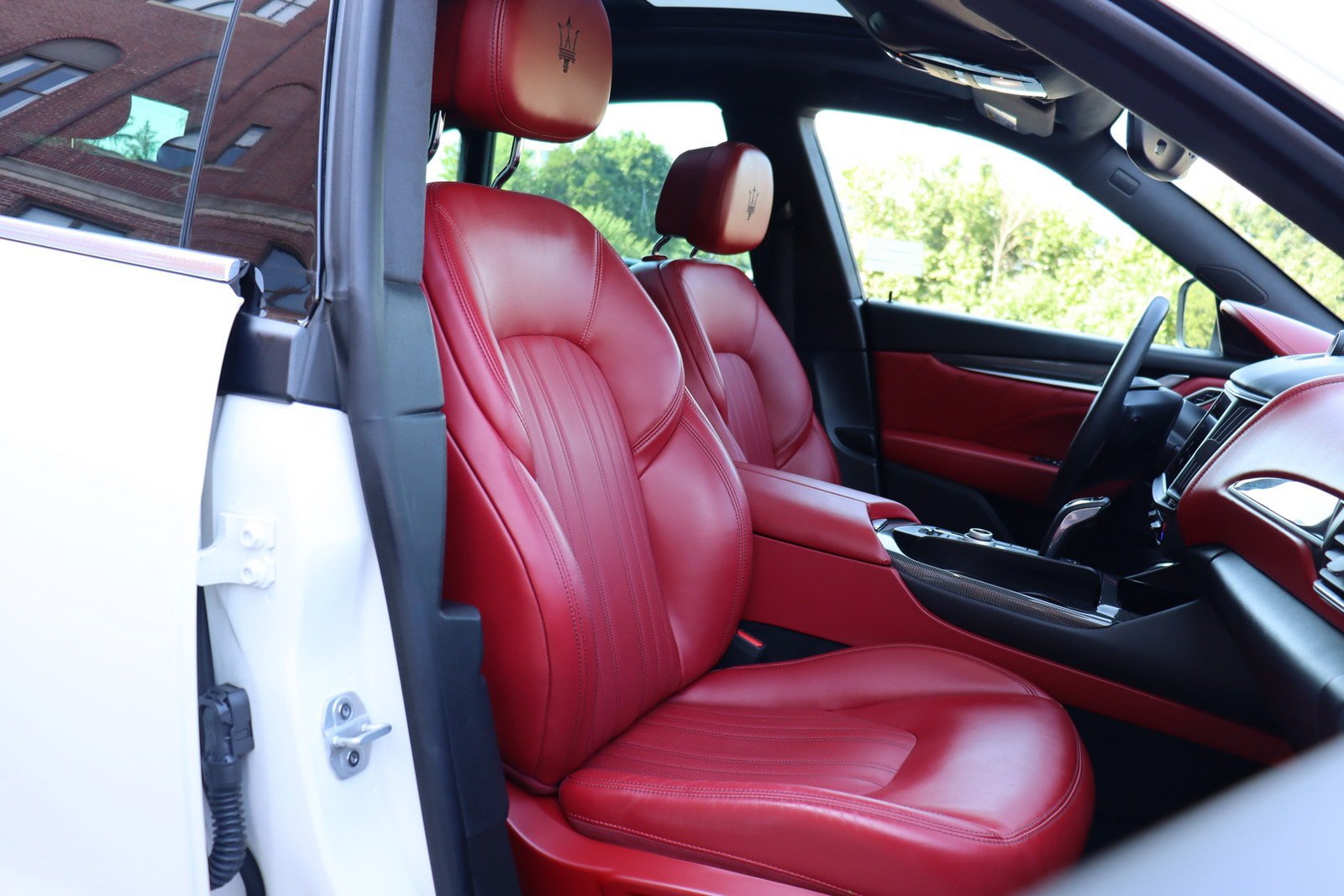 Used 2023 Maserati Levante GT AWD/4WD image 20