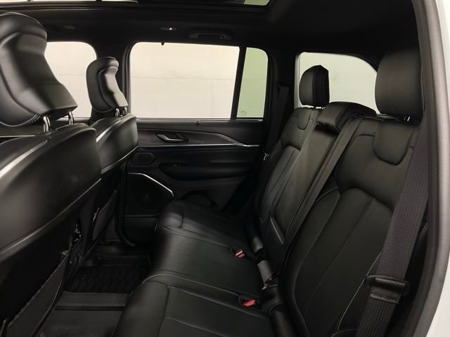 Used 2025 Jeep Grand Cherokee Overland w/ Adv Protech Group III image 33