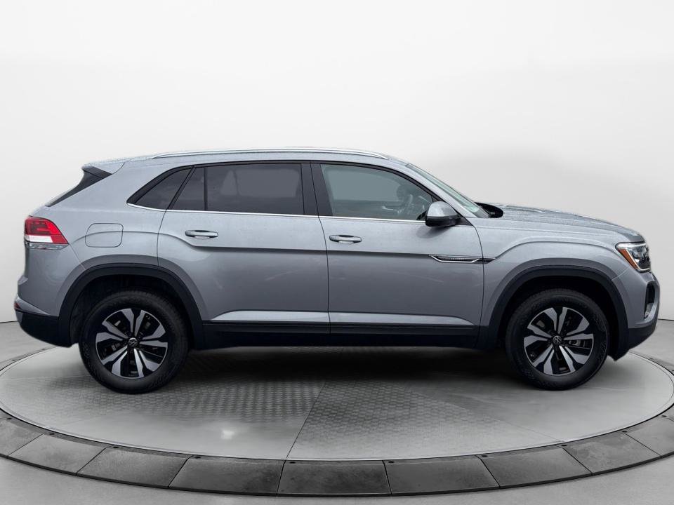 New 2026 Volkswagen Atlas Cross Sport SE AWD/4WD image 8