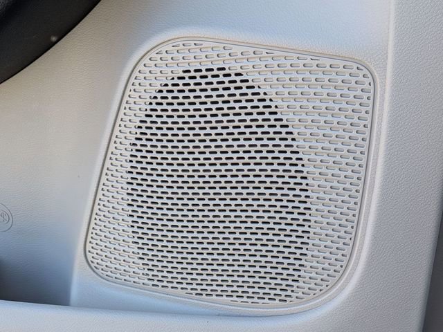 Used 2024 Chrysler Pacifica Touring-L image 16