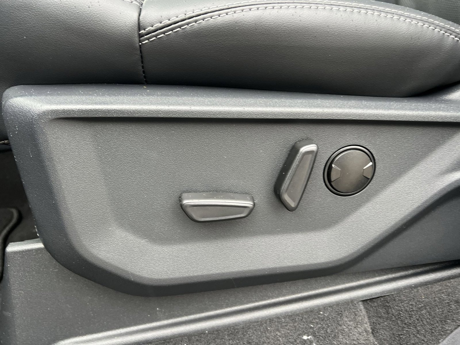 New 2026 Ford Expedition Platinum w/ Driver's Package image 14