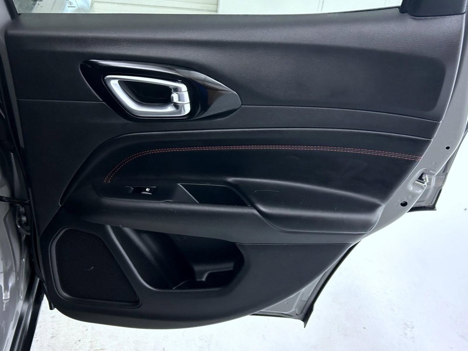 Used 2024 Jeep Compass Trailhawk image 17