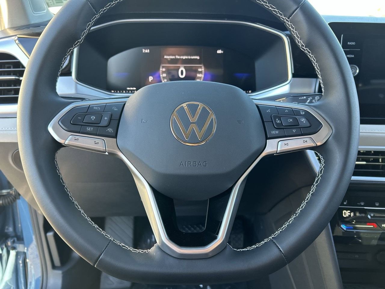 New 2026 Volkswagen Taos SE image 18