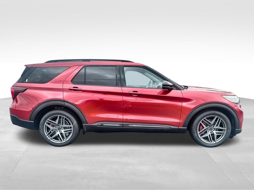 Used 2025 Ford Explorer ST AWD/4WD image 9