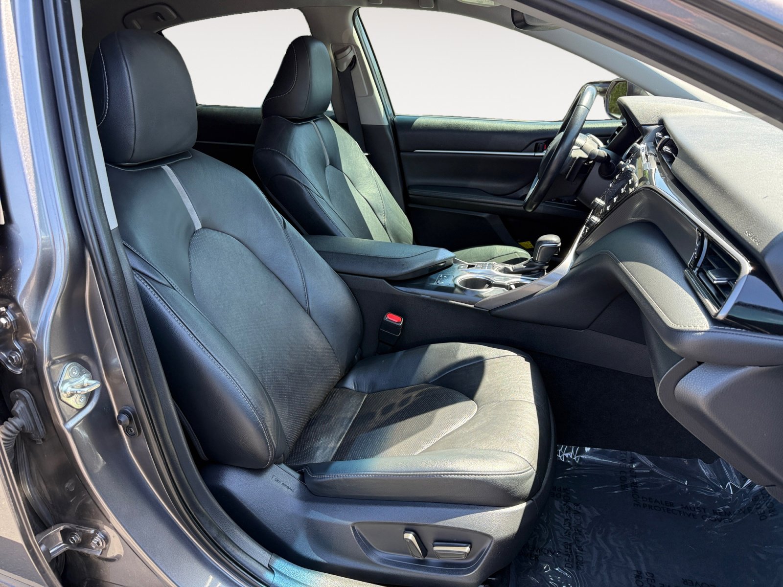 Used 2019 Toyota Camry XSE FWD image 19