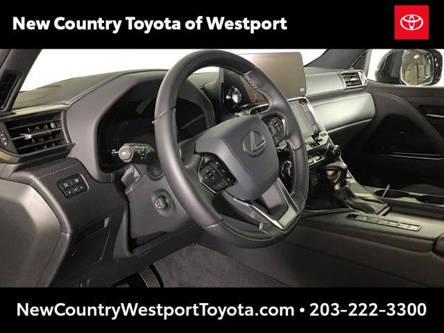 Used 2024 Lexus LX 600 4WD w/ Luxury Package image 8