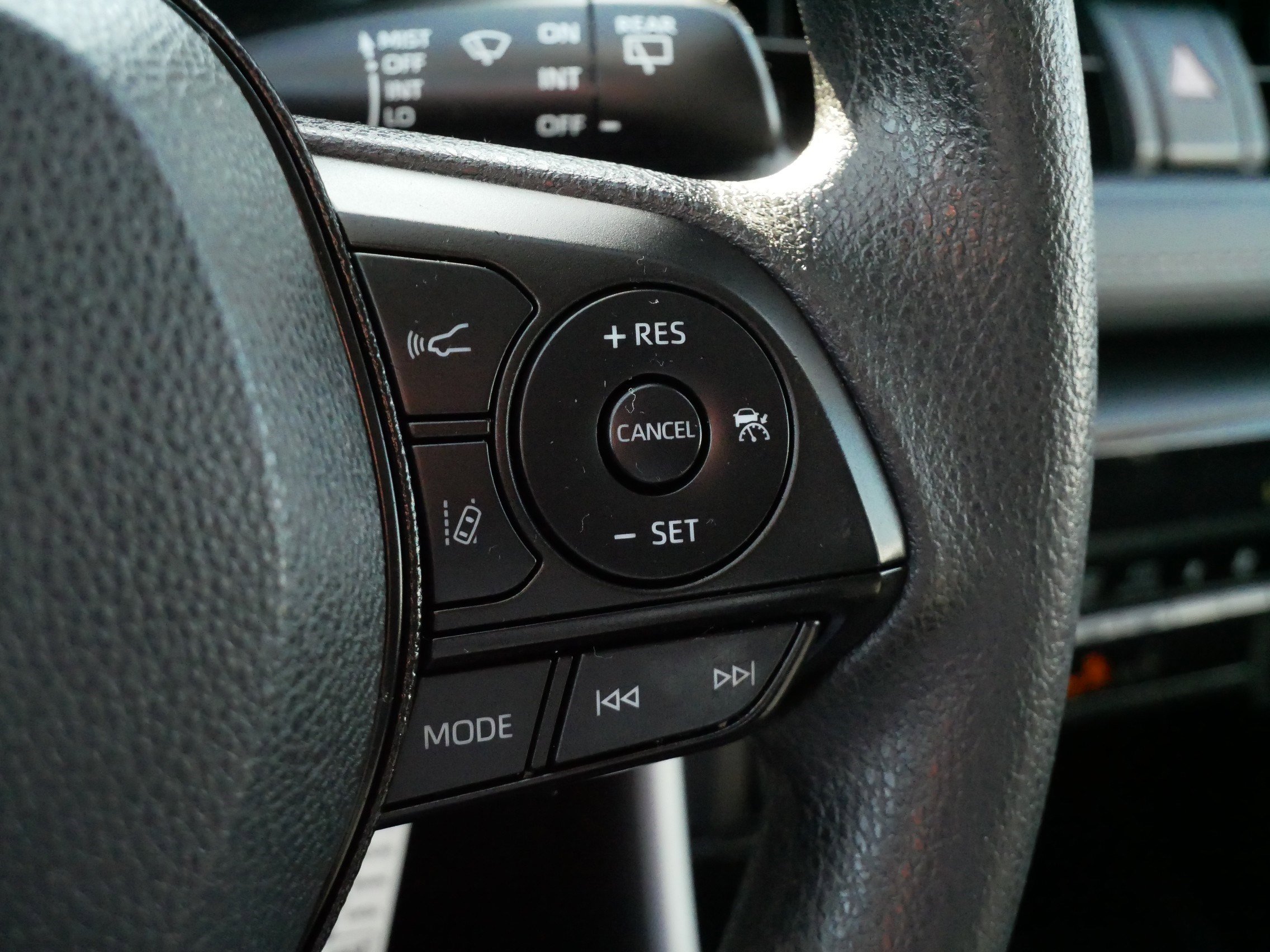 Used 2021 Toyota RAV4 LE image 25