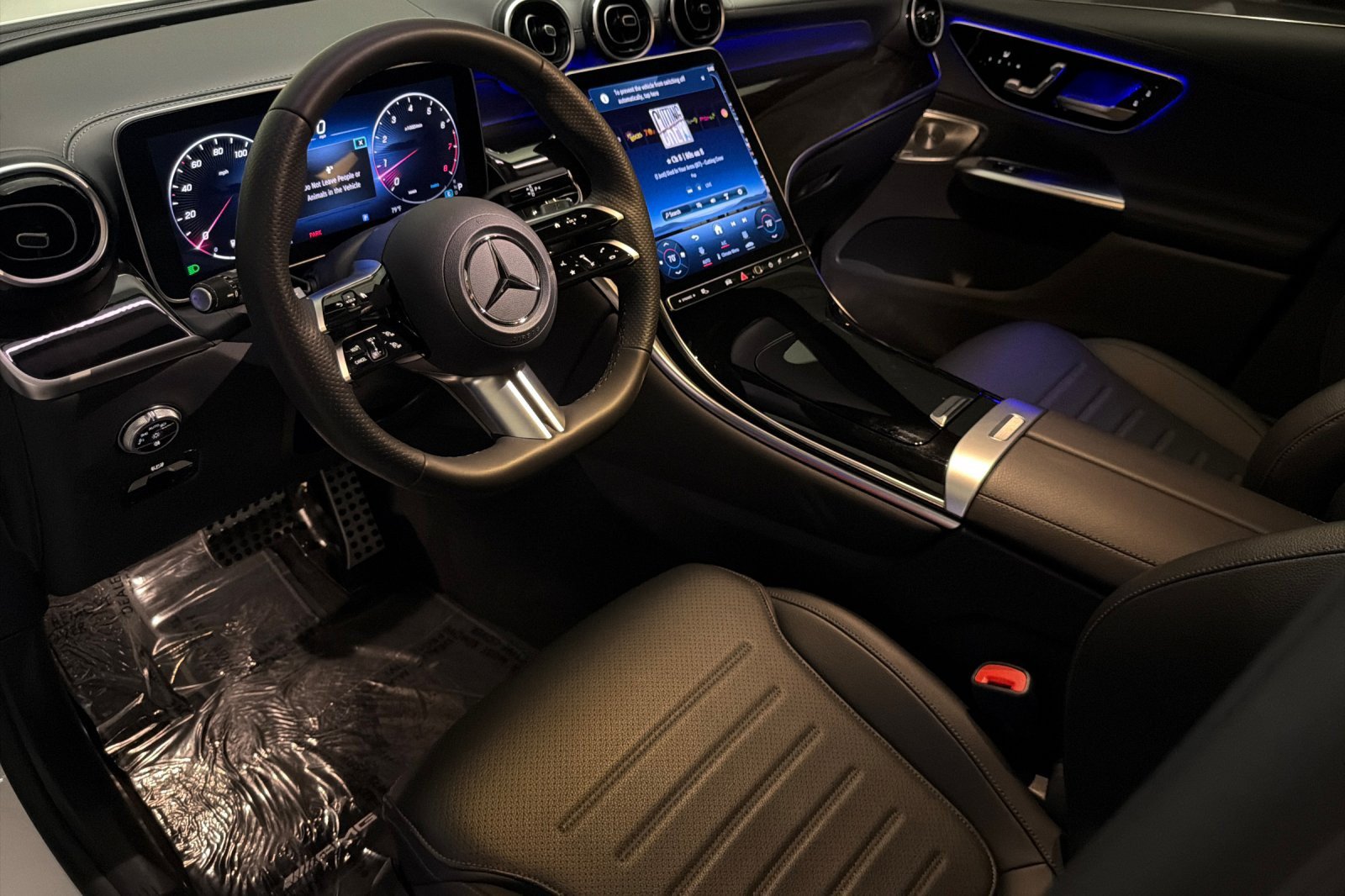 Used 2024 Mercedes-Benz GLC 300 4MATIC image 9