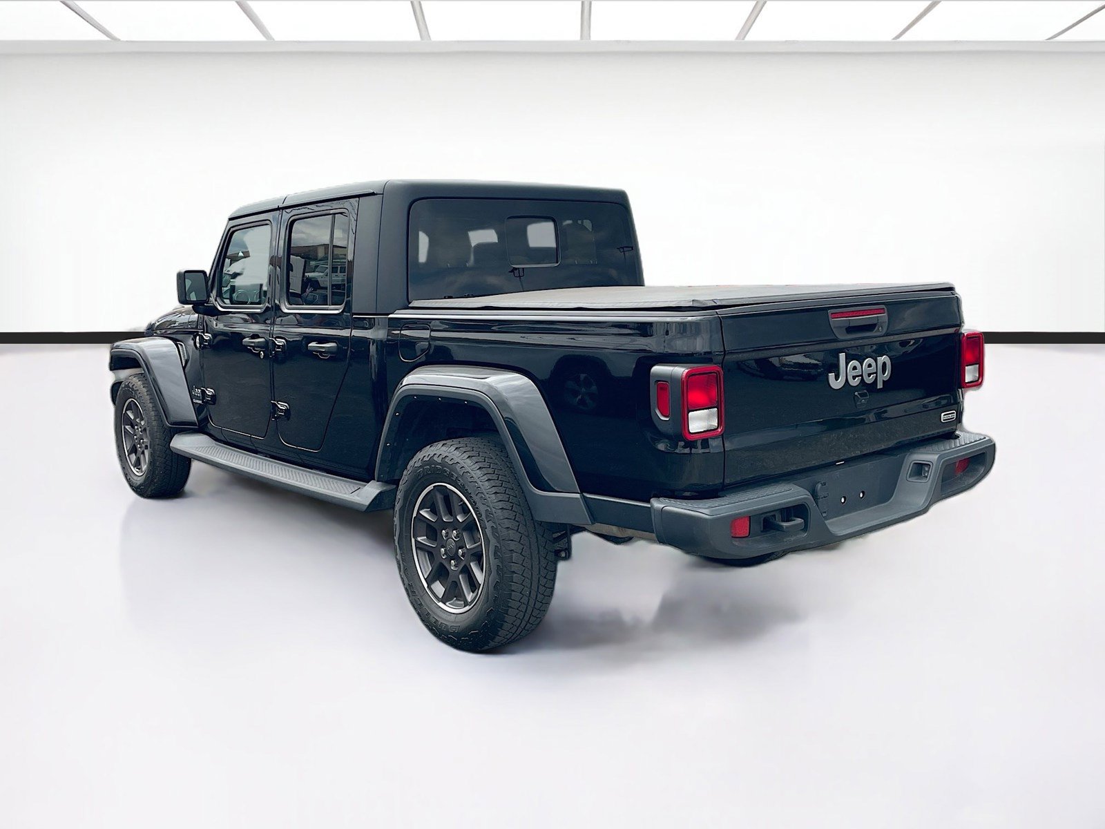 Used 2023 Jeep Gladiator Overland AWD/4WD image 6