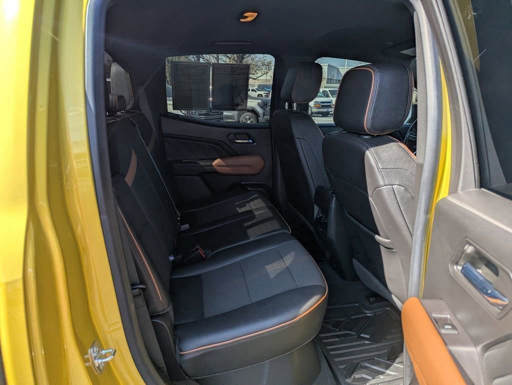 Used 2023 GMC Canyon AT4 image 17