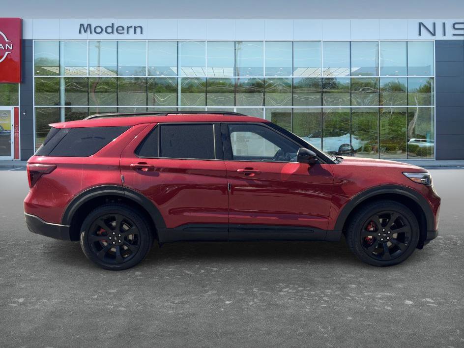 Used 2022 Ford Explorer ST w/ ST Street Pack image 4