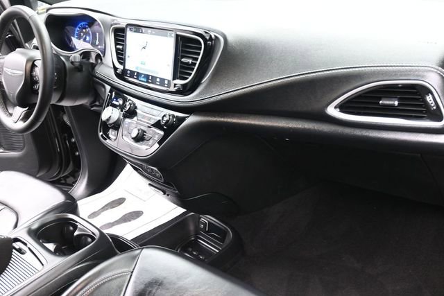Used 2023 Chrysler Pacifica Touring-L w/ S Appearance Package FWD image 29