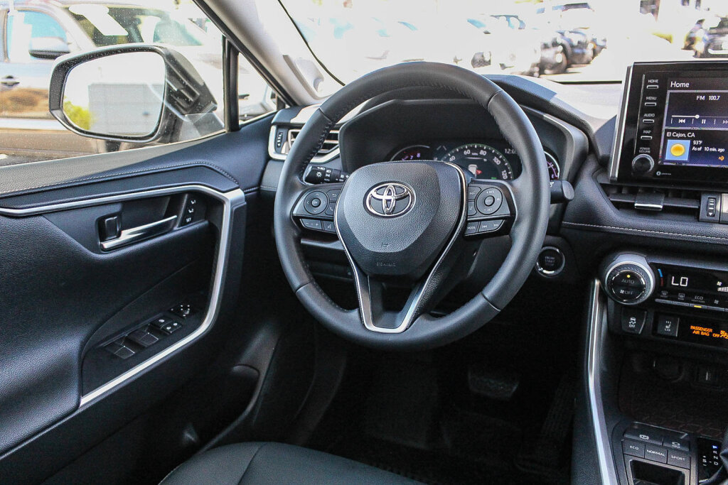 Certified 2021 Toyota RAV4 Limited FWD image 5