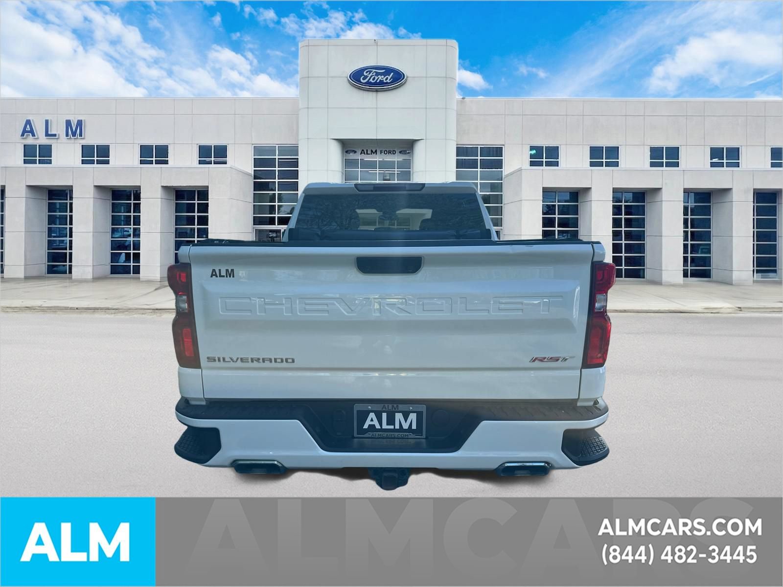 Used 2024 Chevrolet Silverado 1500 RST w/ Max Trailering Package AWD/4WD image 6