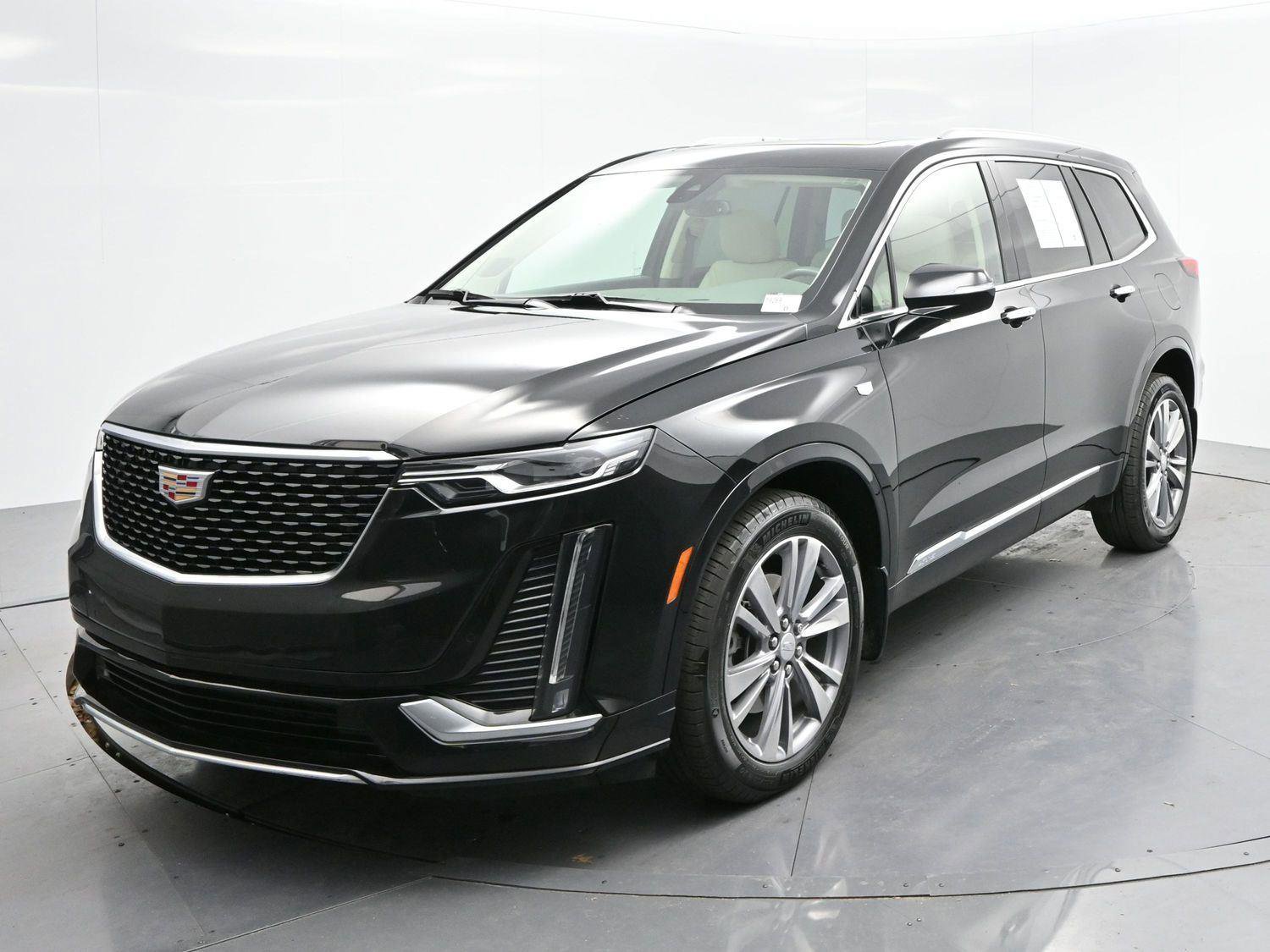 Certified 2024 Cadillac XT6 Premium Luxury image 3