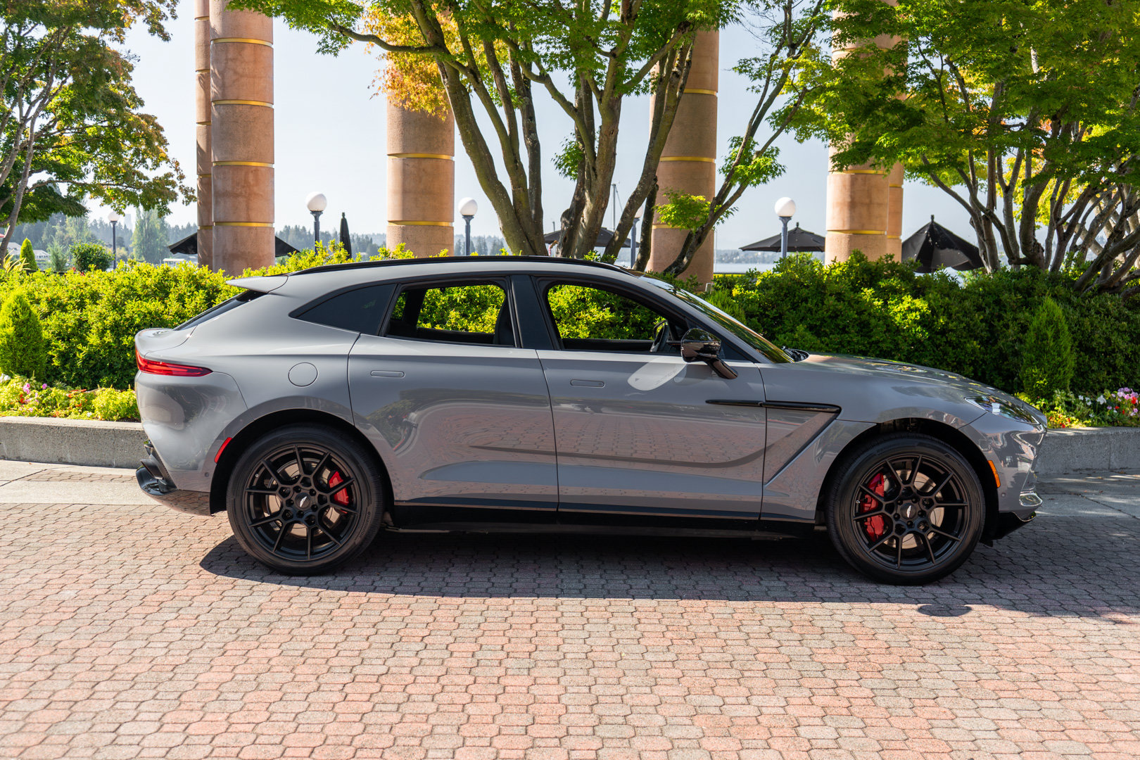 Used 2022 Aston Martin DBX AWD/4WD image 51