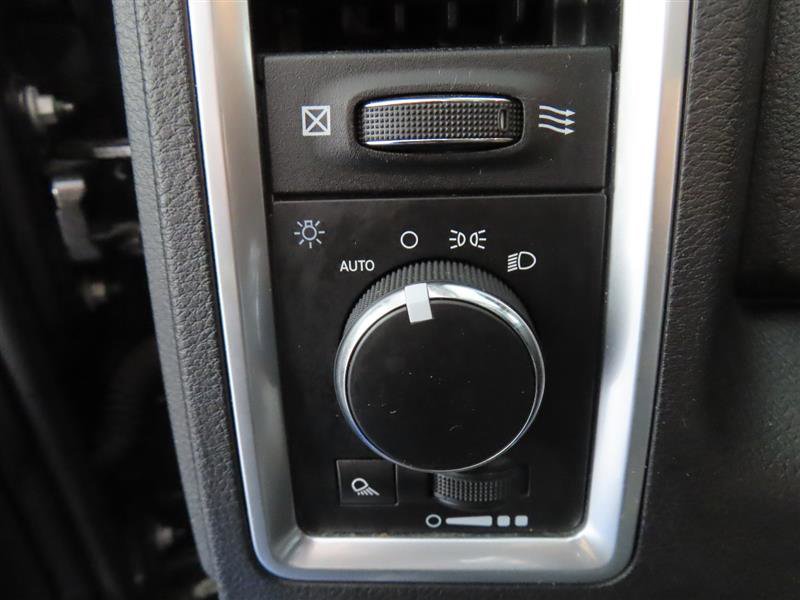 Used 2024 RAM 1500 Classic SLT AWD/4WD image 18