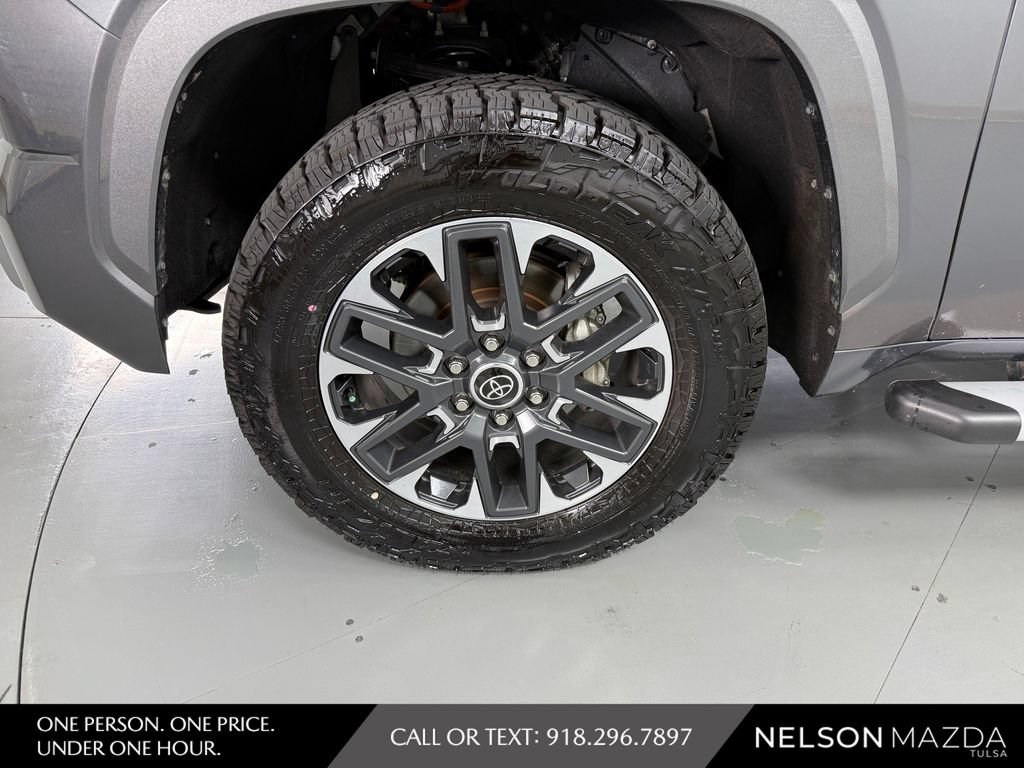 Used 2023 Toyota Tundra Limited AWD/4WD image 11