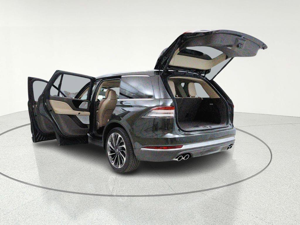 Used 2023 Lincoln Aviator Reserve w/ Equipment Group 201A image 16