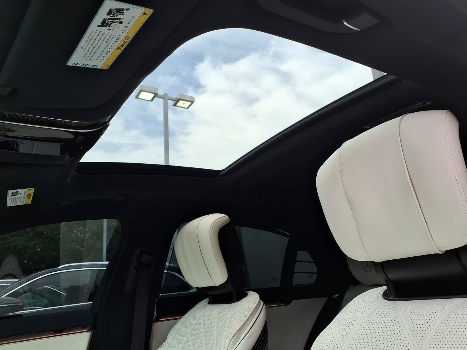 Used 2022 Mercedes-Benz S 580 4MATIC Sedan w/ AMG Line Package image 24