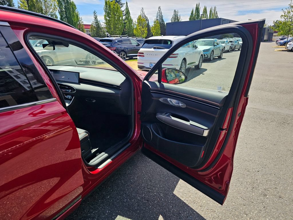 Certified 2026 Genesis GV70 3.5T Sport Advanced AWD/4WD image 28