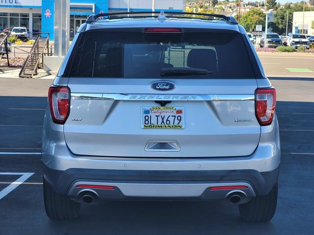 Used 2017 Ford Explorer XLT w/ Equipment Group 202A FWD image 5