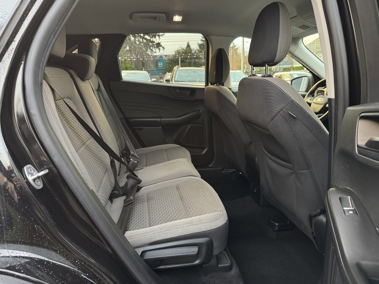 Used 2022 Ford Escape SE image 16