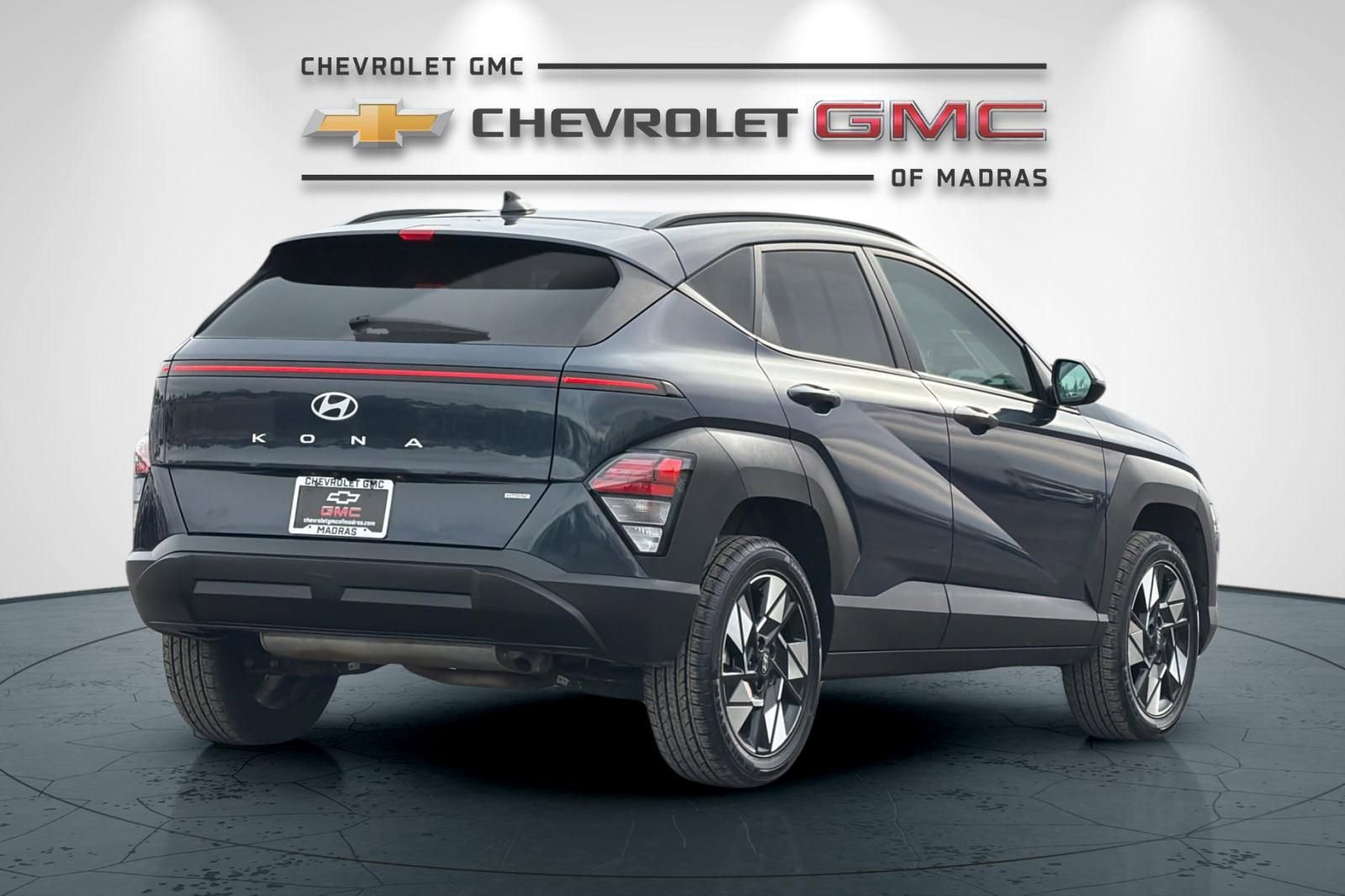 Used 2024 Hyundai Kona SEL image 3