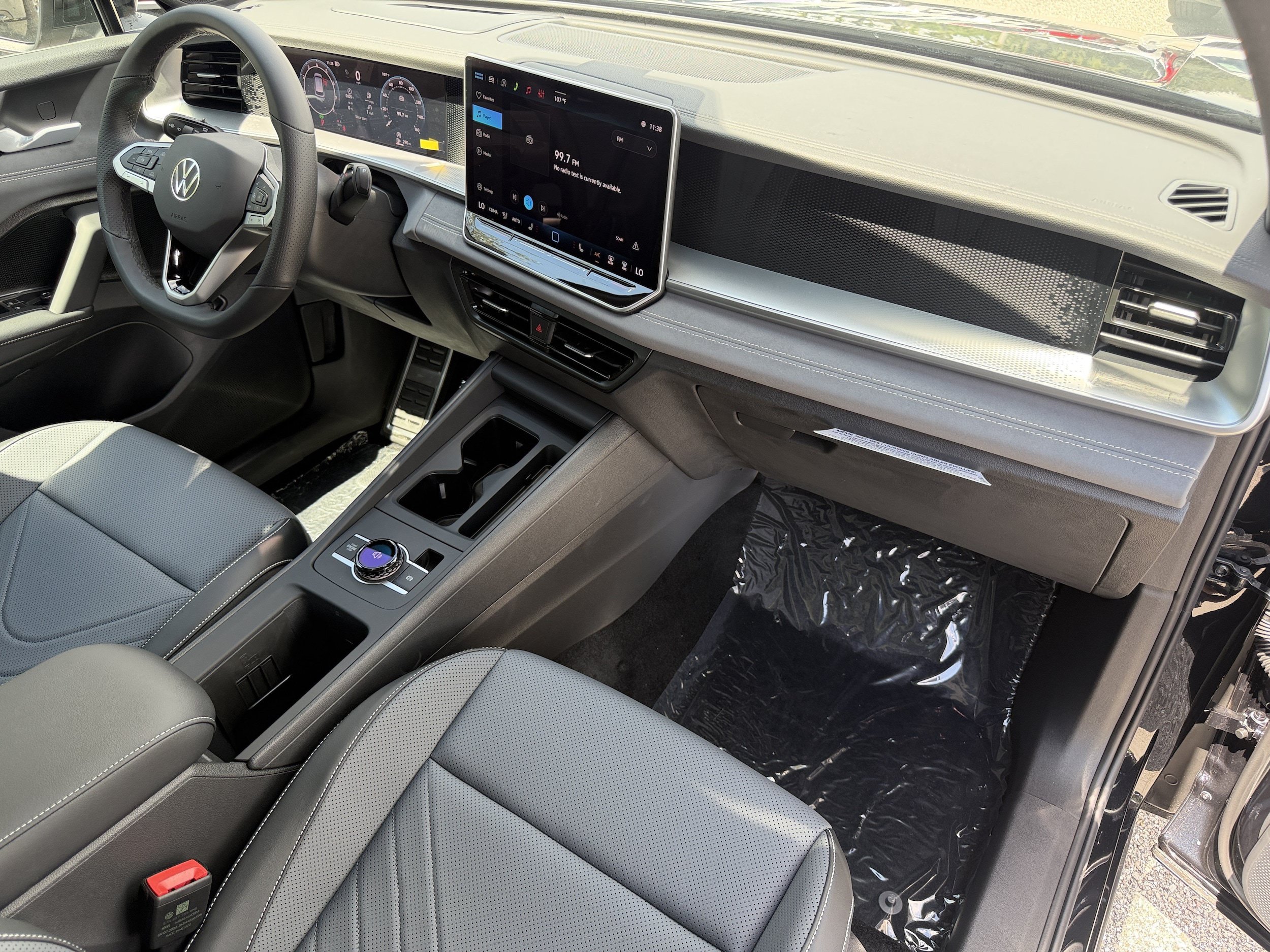 New 2026 Volkswagen Tiguan SE R-Line FWD image 13