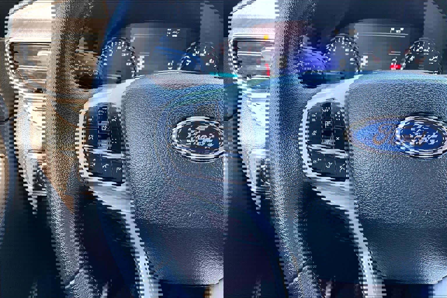 Used 2022 Ford Explorer XLT w/ Equipment Group 202A image 24