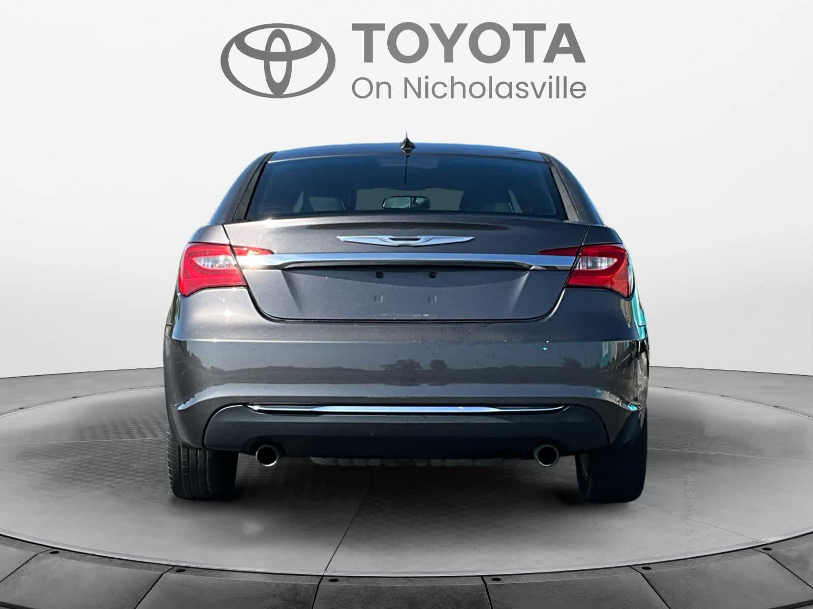 Used 2014 Chrysler 200 Limited FWD image 4