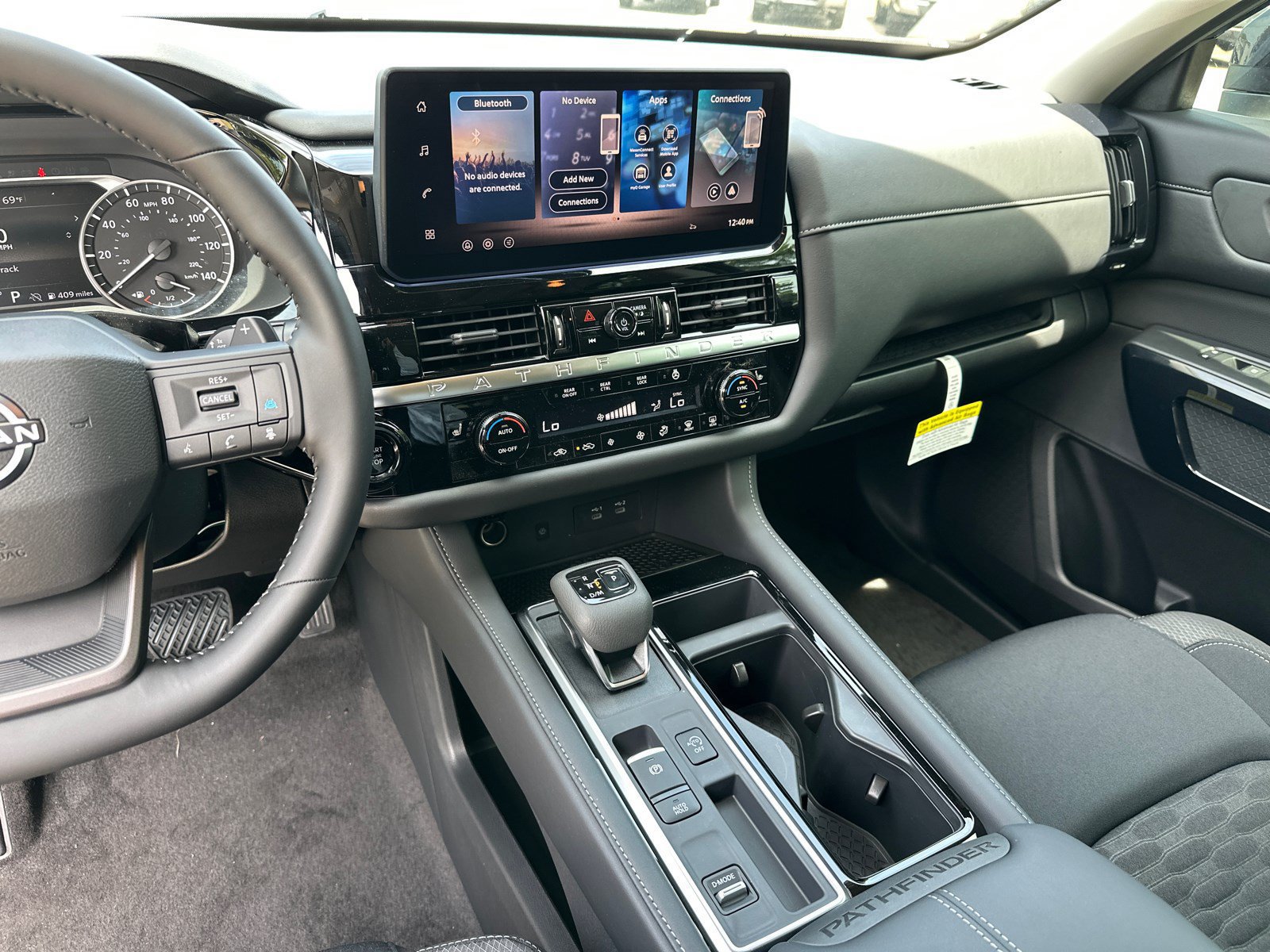 New 2026 Nissan Pathfinder SV w/ SV Premium Package FWD image 29