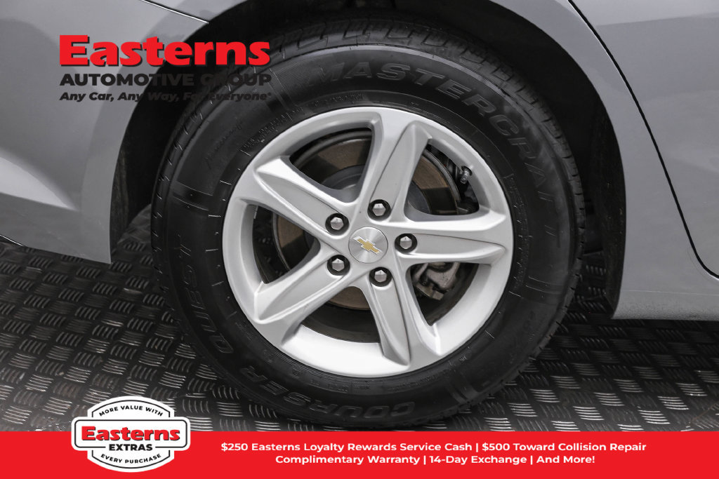 Used 2023 Chevrolet Malibu LT FWD image 31
