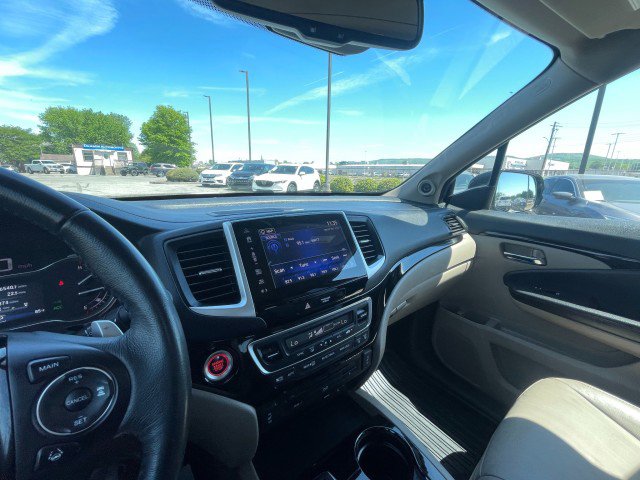 Used 2017 Honda Pilot Touring image 30