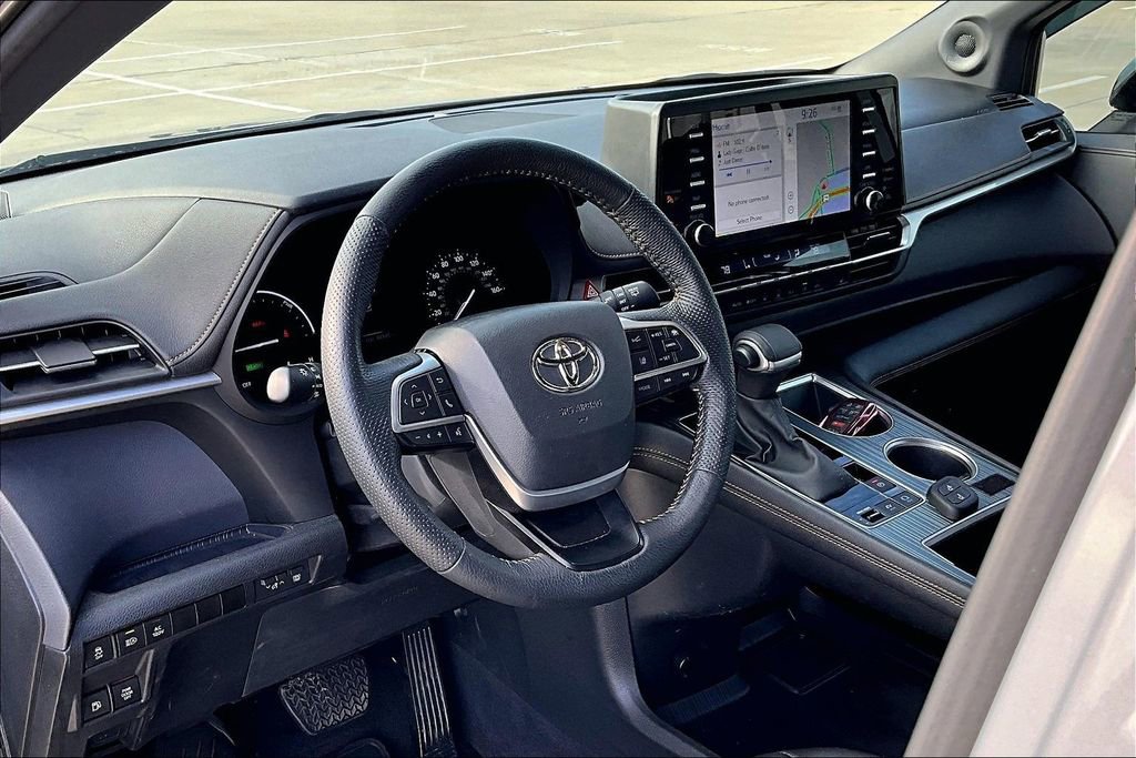 Used 2024 Toyota Sienna XLE Woodland Edition image 15