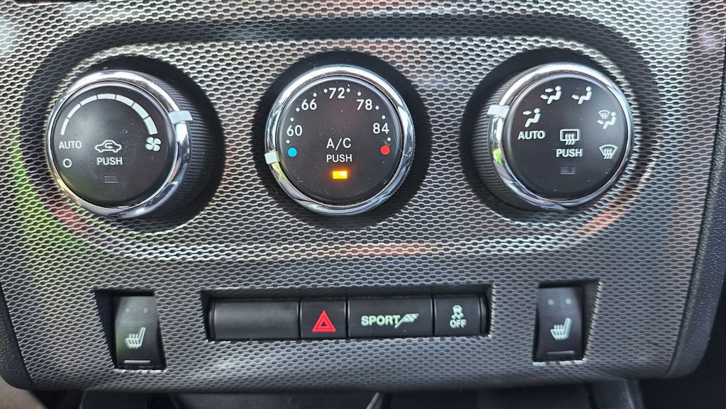 Used 2013 Dodge Challenger R/T Plus RWD image 32